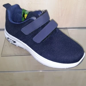 Ginnastica uomo pianta larga