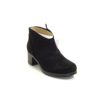 Scarpa tronchetto nero